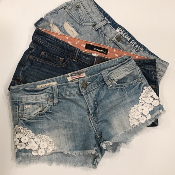 Hot Kiss | Blue Denim & Lace Jean Shorts - Picture 2 of 7